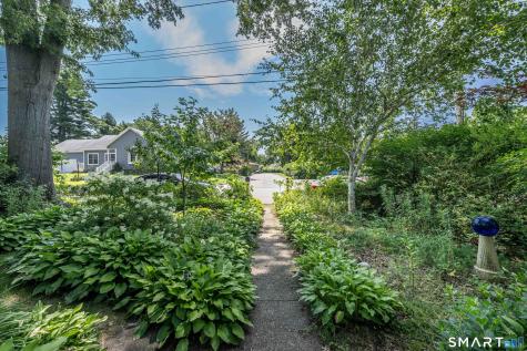 6 Twins Court Norwich CT 06360