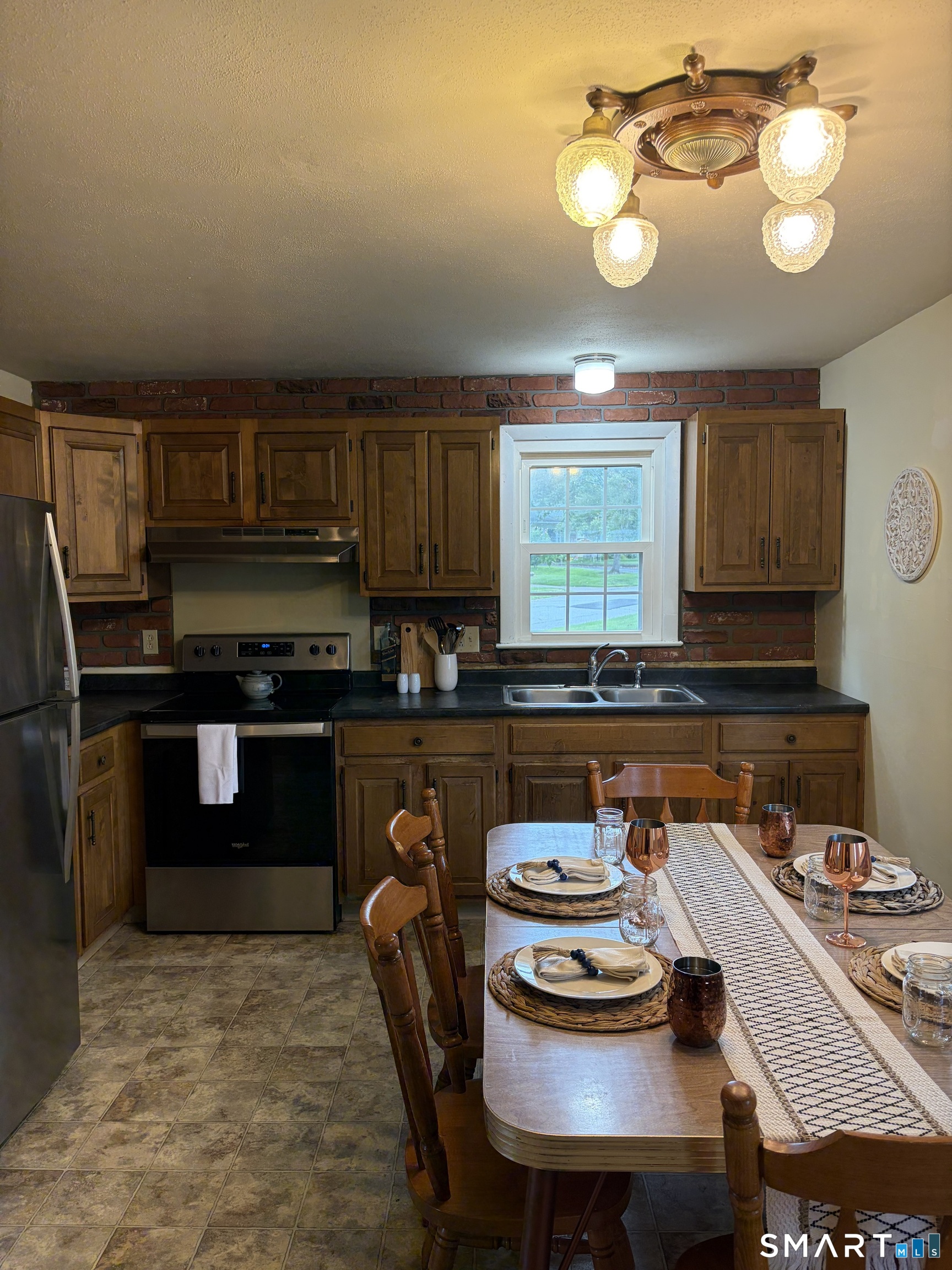 7 Massachusetts Road Montville CT 06370