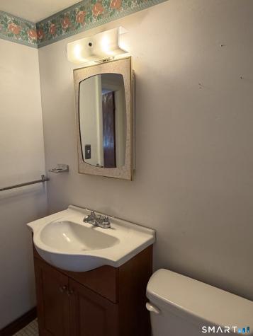 7 Massachusetts Road Montville CT 06370