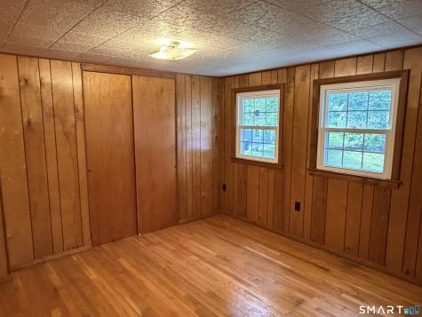 7 Massachusetts Road Montville CT 06370