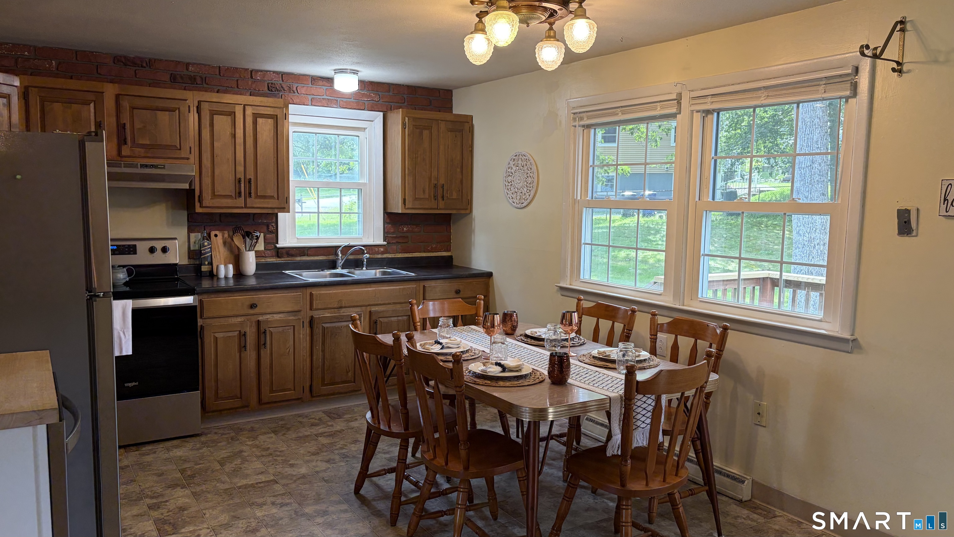 7 Massachusetts Road Montville CT 06370