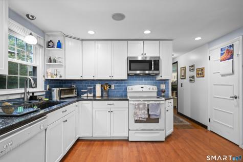 40 Wynding Hills Road East Granby CT 06026
