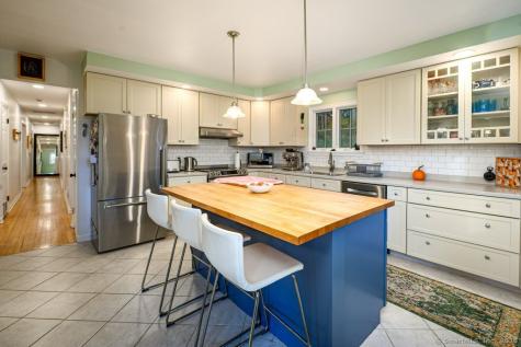 48 Meadow Wood Road Branford CT 06405