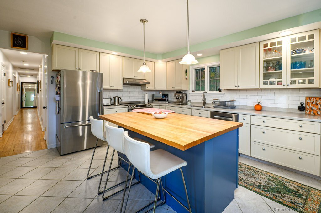 48 Meadow Wood Road Branford CT 06405