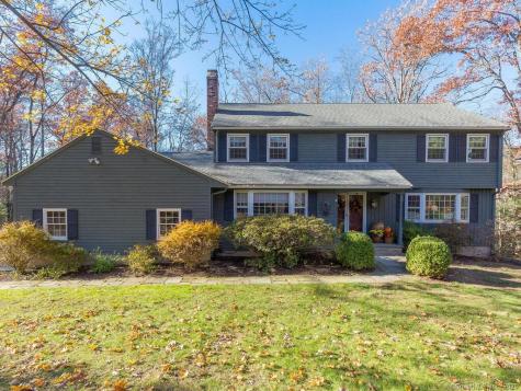 28 Hampden Circle Simsbury CT 06070