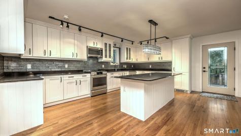 42 Cedar Lane Oxford CT 06478