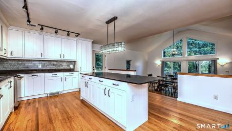 42 Cedar Lane Oxford CT 06478