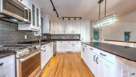 42 Cedar Lane Oxford CT 06478
