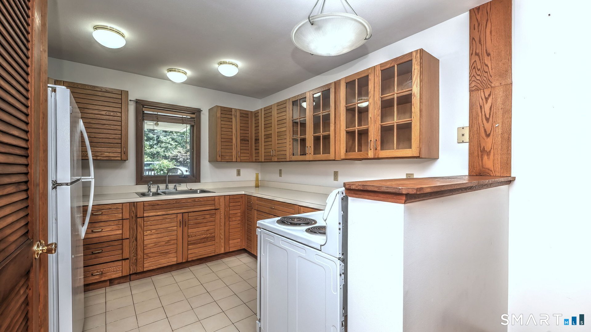 42 Cedar Lane Oxford CT 06478