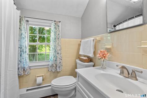 24 Maple Edge Drive Bloomfield CT 06002
