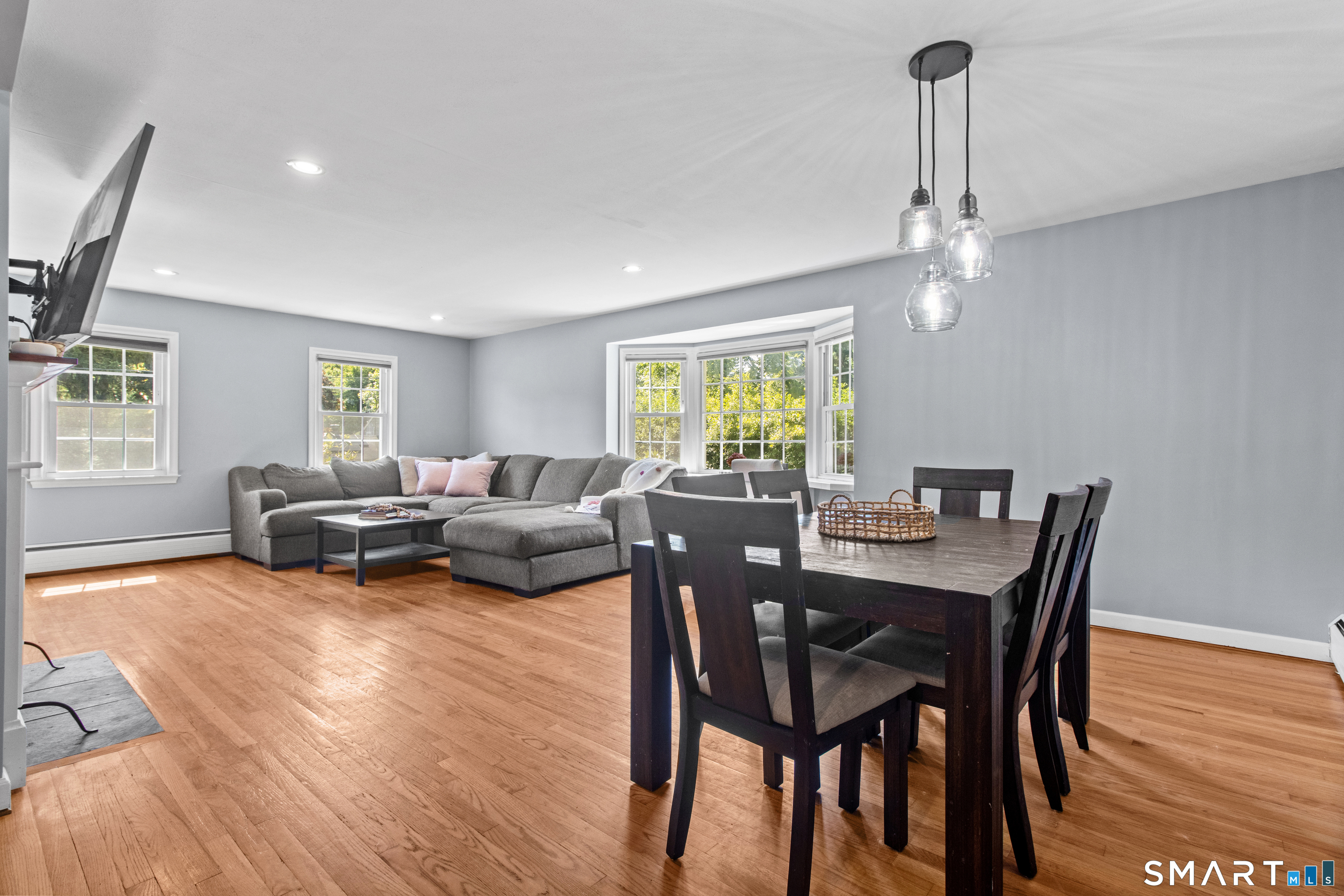 24 Maple Edge Drive Bloomfield CT 06002