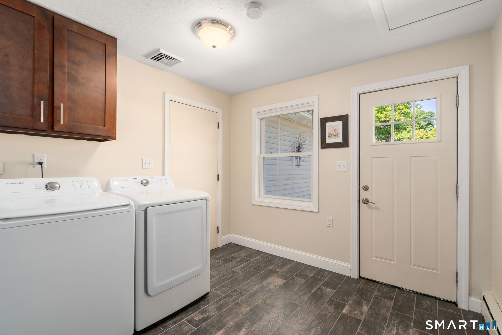 31 Cowan Street Suffield CT 06078