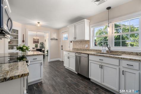 31 Cowan Street Suffield CT 06078