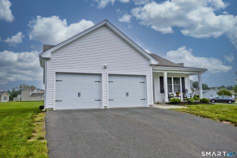 86 Commons Crossing Windsor CT 06095