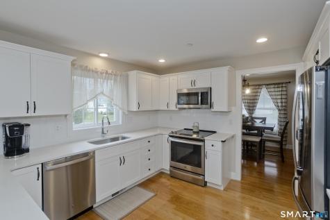86 Commons Crossing Windsor CT 06095