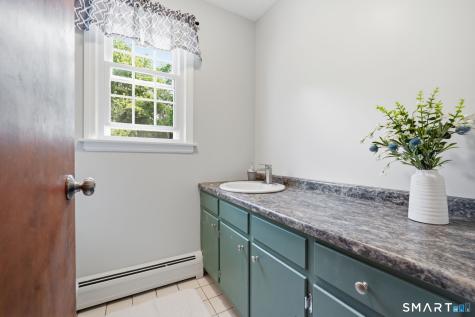 8 Lionel Drive Simsbury CT 06070