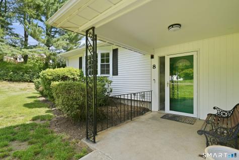8 Lionel Drive Simsbury CT 06070