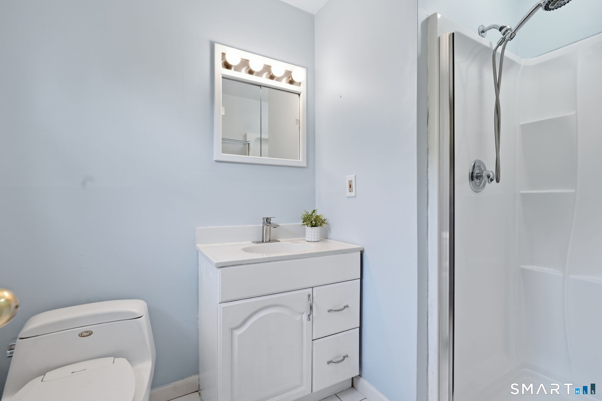 8 Lionel Drive Simsbury CT 06070