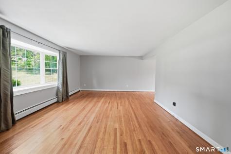 8 Lionel Drive Simsbury CT 06070