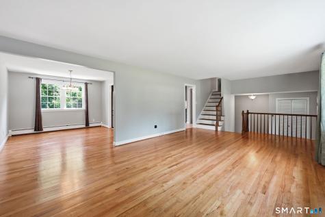 8 Lionel Drive Simsbury CT 06070