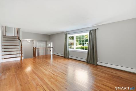 8 Lionel Drive Simsbury CT 06070