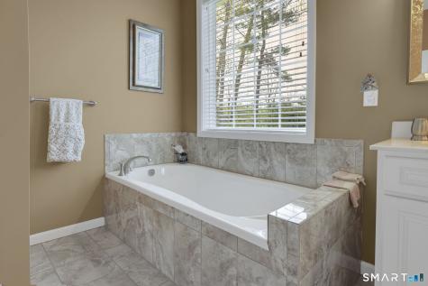 5 Beaudry Lane Bloomfield CT 06002
