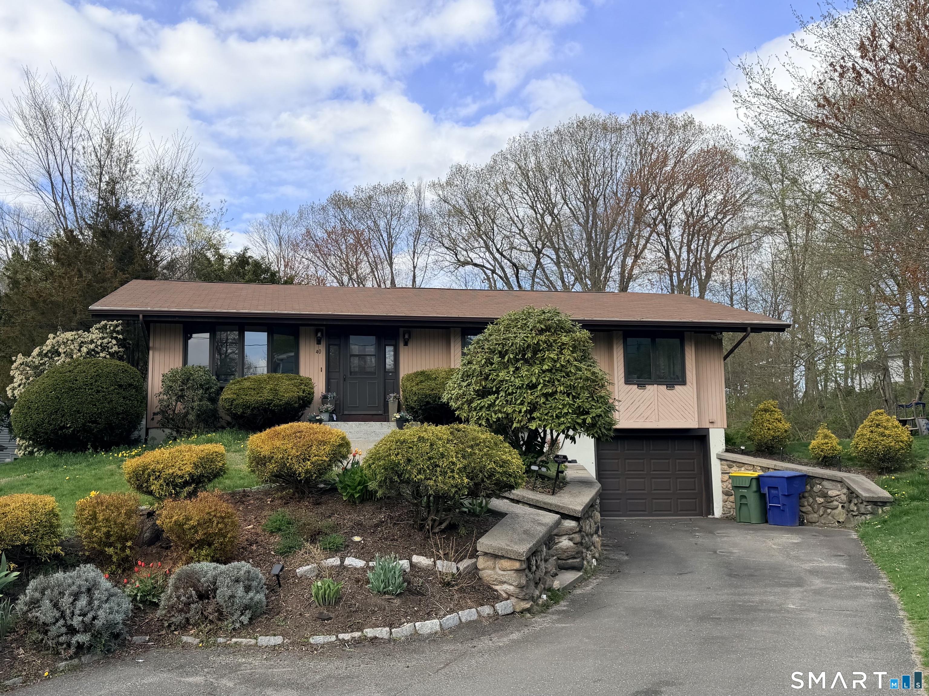 40 Hickory Hill Drive Waterbury CT 06708