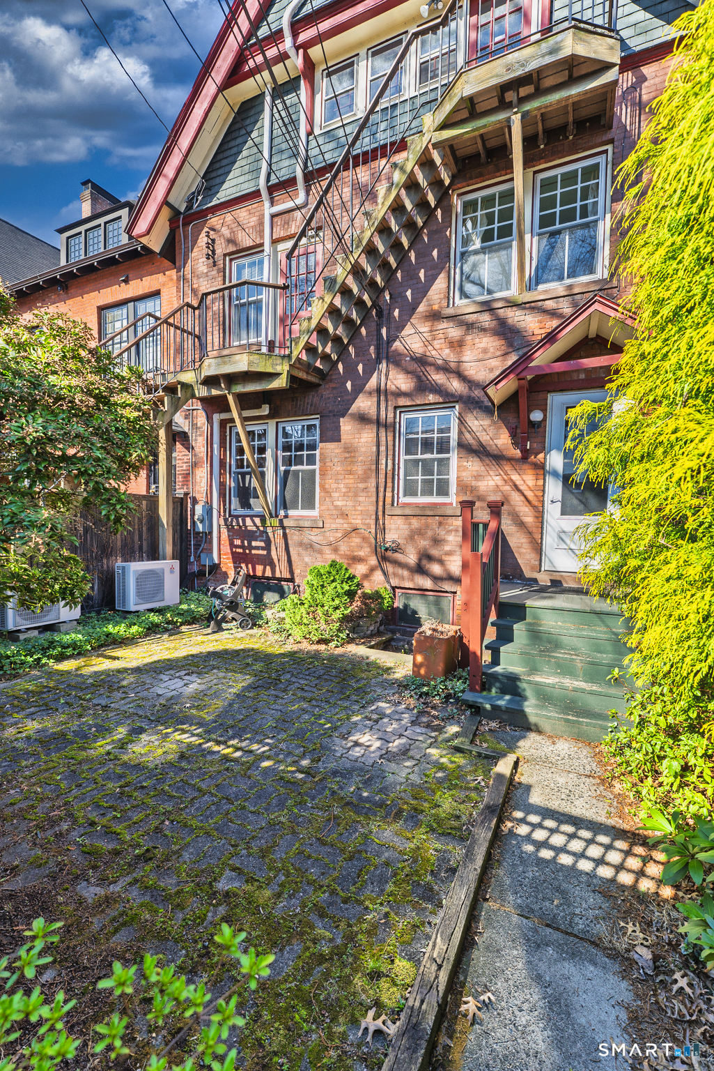 10 Columbia Street Hartford CT 06106