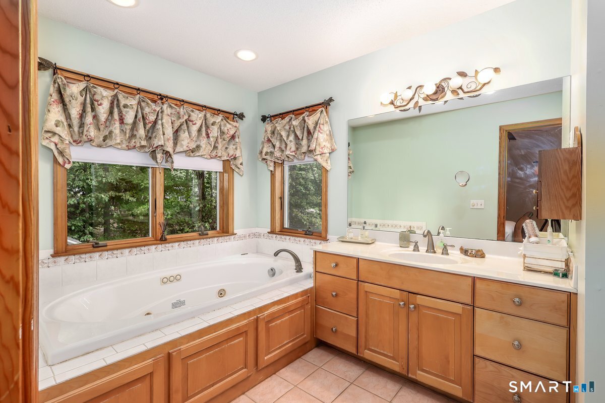 3 Autumn Lane Plainville CT 06062