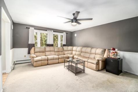 17 Serenity Lane Newtown CT 06482
