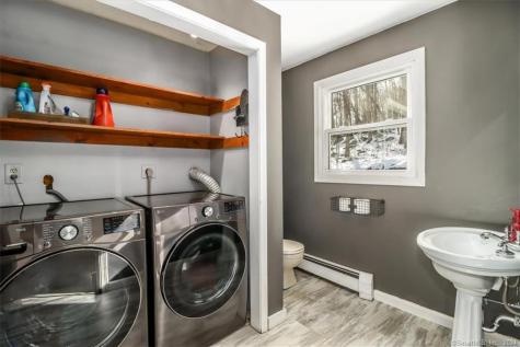 17 Serenity Lane Newtown CT 06482