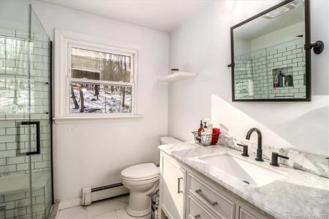 17 Serenity Lane Newtown CT 06482
