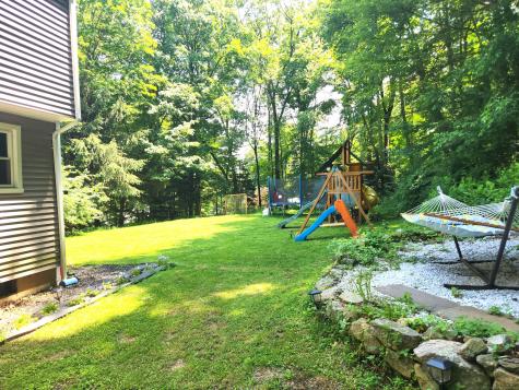 17 Serenity Lane Newtown CT 06482