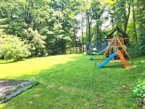 17 Serenity Lane Newtown CT 06482