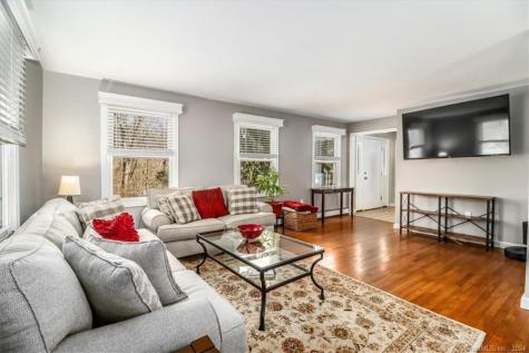 17 Serenity Lane Newtown CT 06482