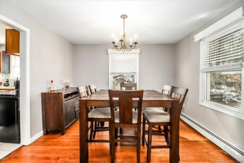 17 Serenity Lane Newtown CT 06482