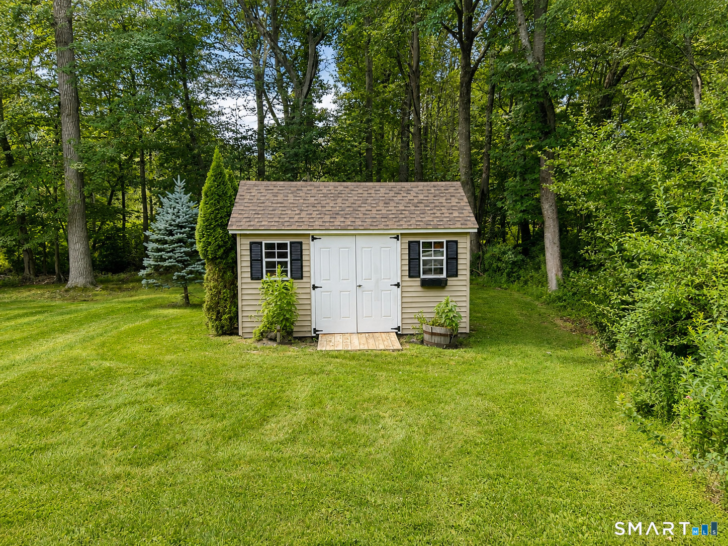 556 Forest Road Orange CT 06477