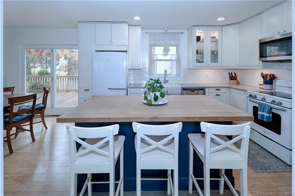 438 Jeniford Road Fairfield CT 06824