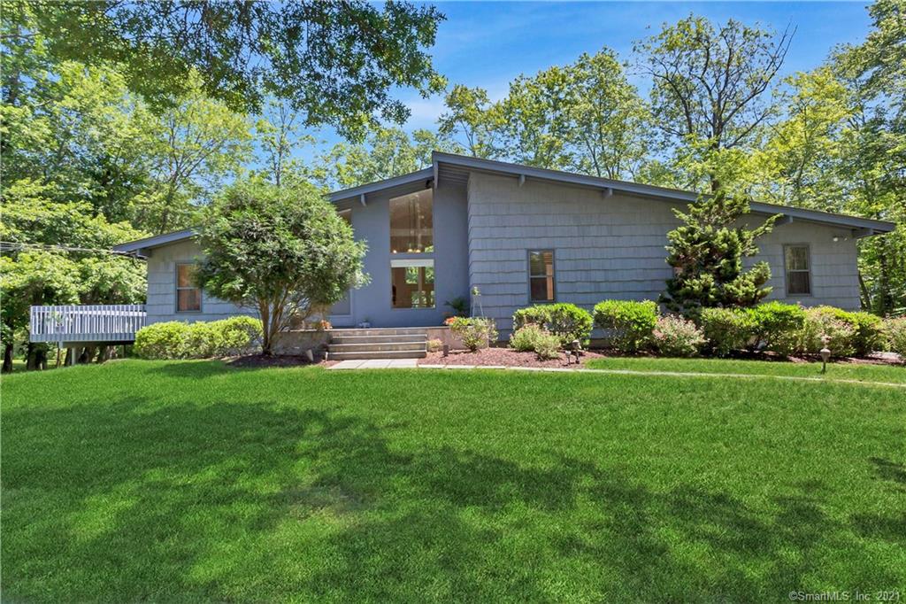15 Eljays Lane Stamford CT 06902