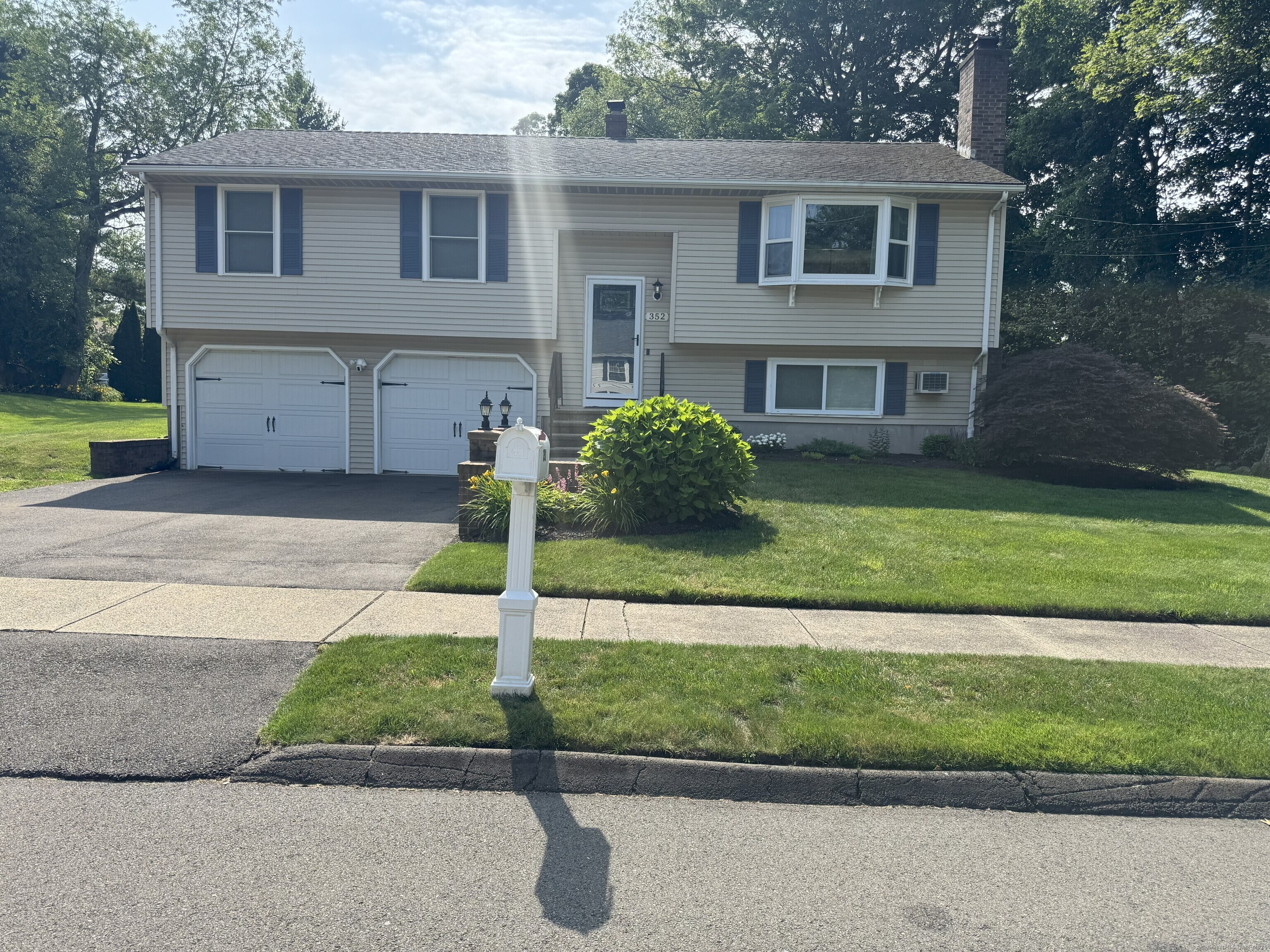 352 Knob Hill Drive Hamden CT 06518