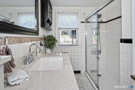 10 Glenmoor Drive East Haven CT 06512