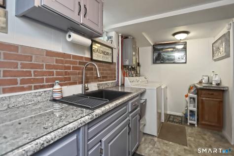 10 Glenmoor Drive East Haven CT 06512