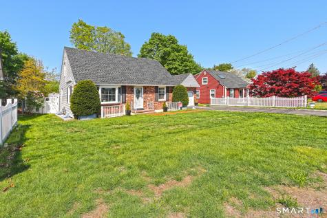10 Glenmoor Drive East Haven CT 06512