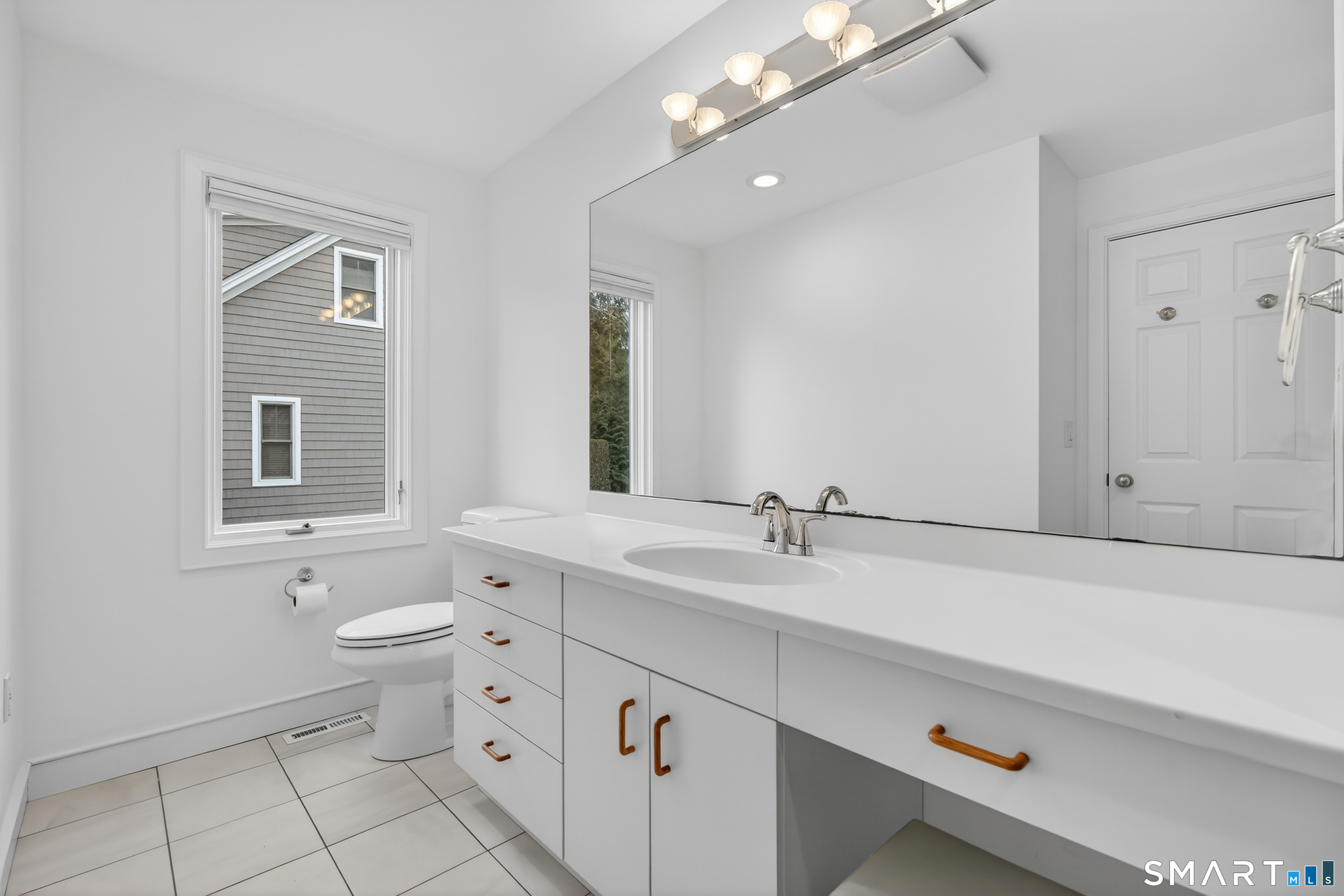 83 Old North Road Stonington CT 06355