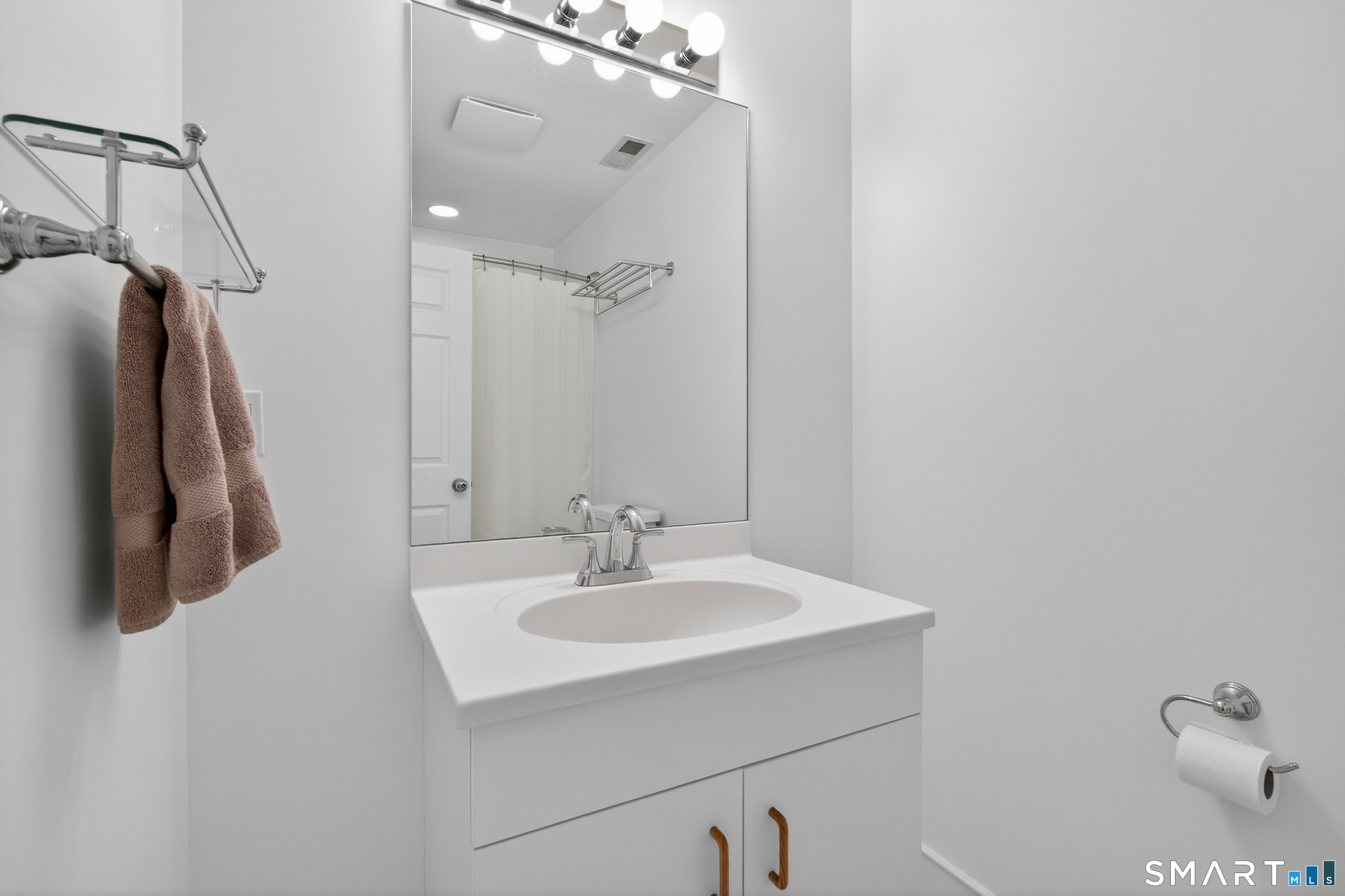 83 Old North Road Stonington CT 06355