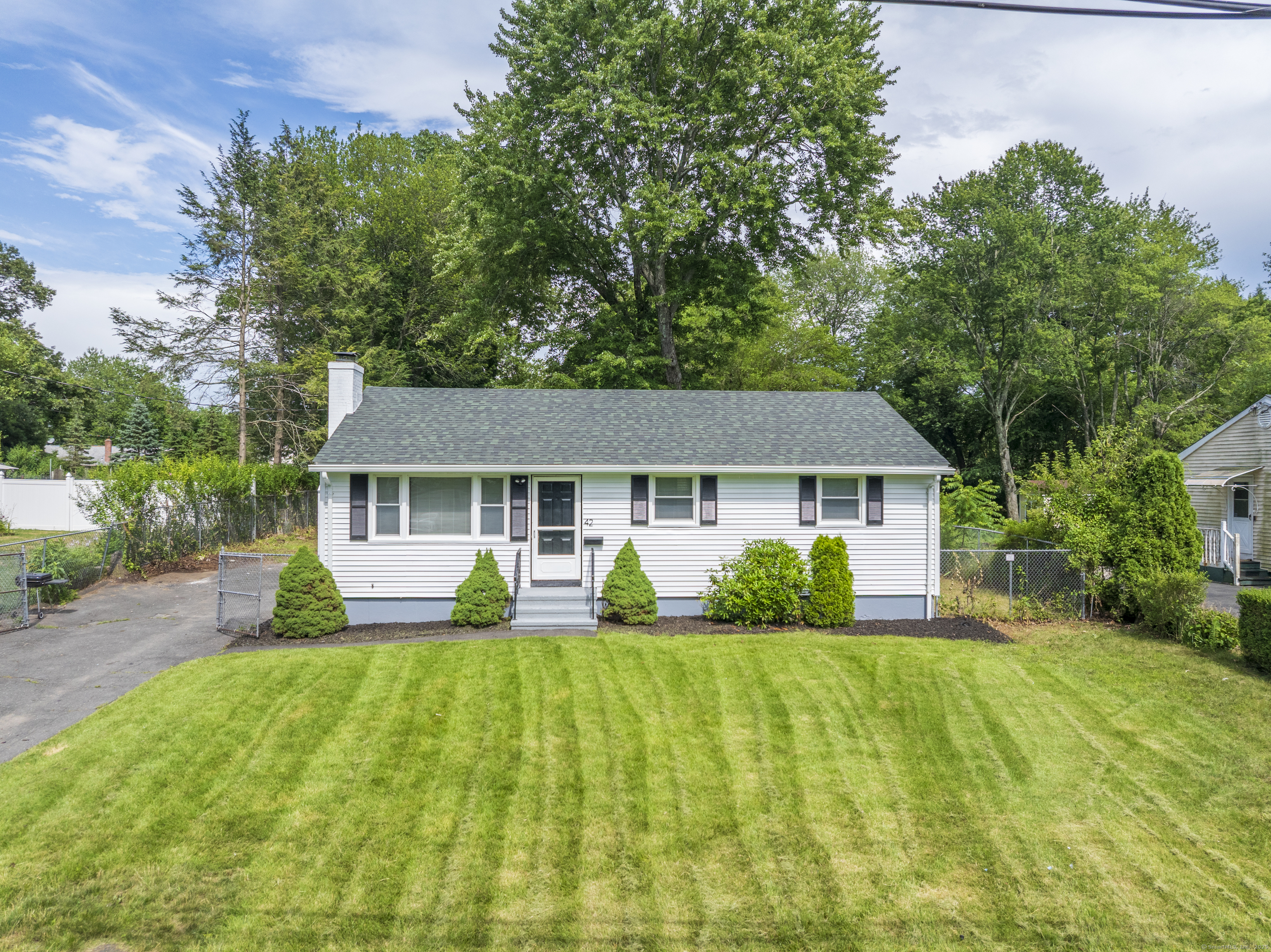 42 Greenwood Avenue Bloomfield CT 06002