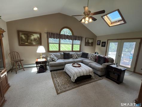 15 Flintlock Road North Haven CT 06473