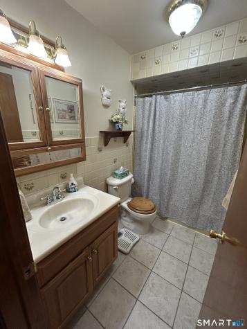 15 Flintlock Road North Haven CT 06473