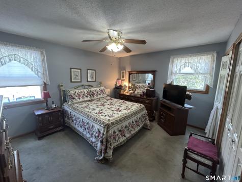15 Flintlock Road North Haven CT 06473