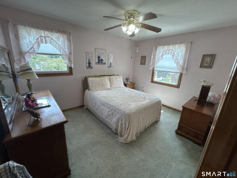 15 Flintlock Road North Haven CT 06473